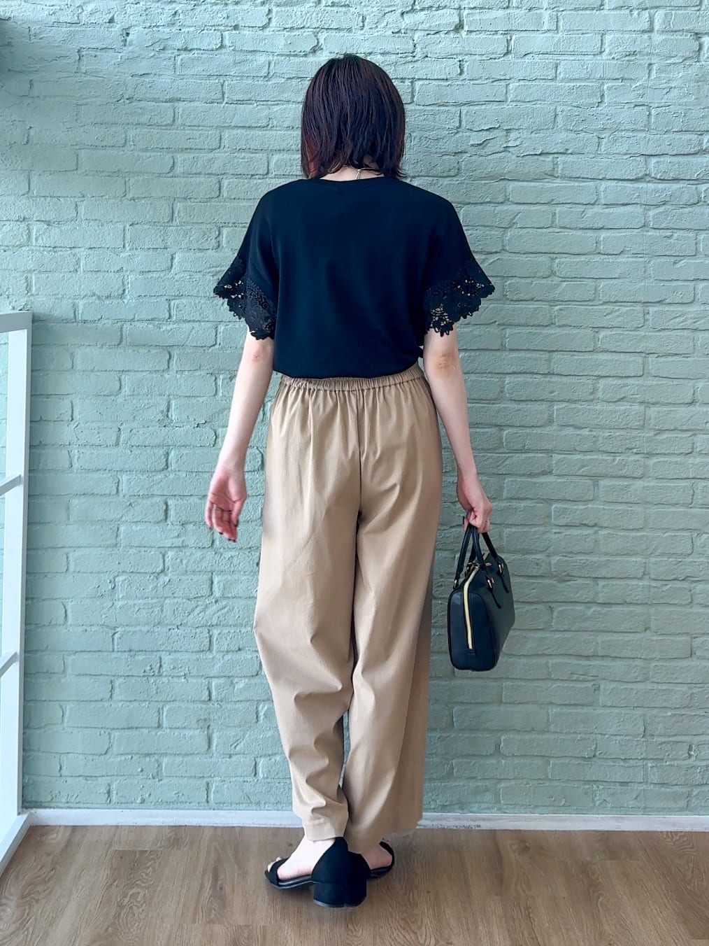 𝐜𝐡𝐢𝐤𝐚さんの「SHOO･LA･RUE｜【S-LL/ひんやり/UV/】大人上品な お袖レースニット」を使ったコーディネート