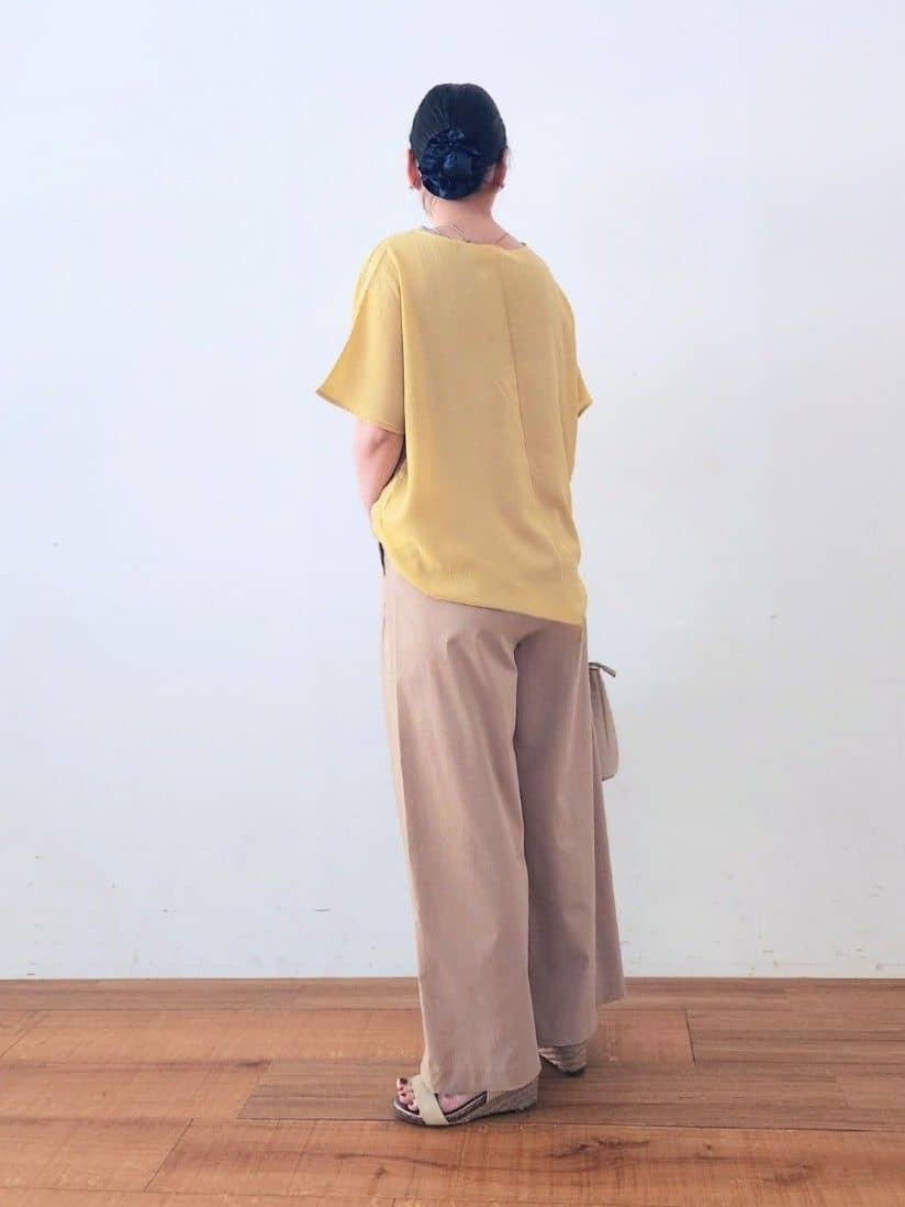 くまさんの「SHOO･LA･RUE｜【S-LL/ひんやり/洗濯後しわになりにくい】インせず決まる はしごレースドルマンブラウス」を使ったコーディネート
