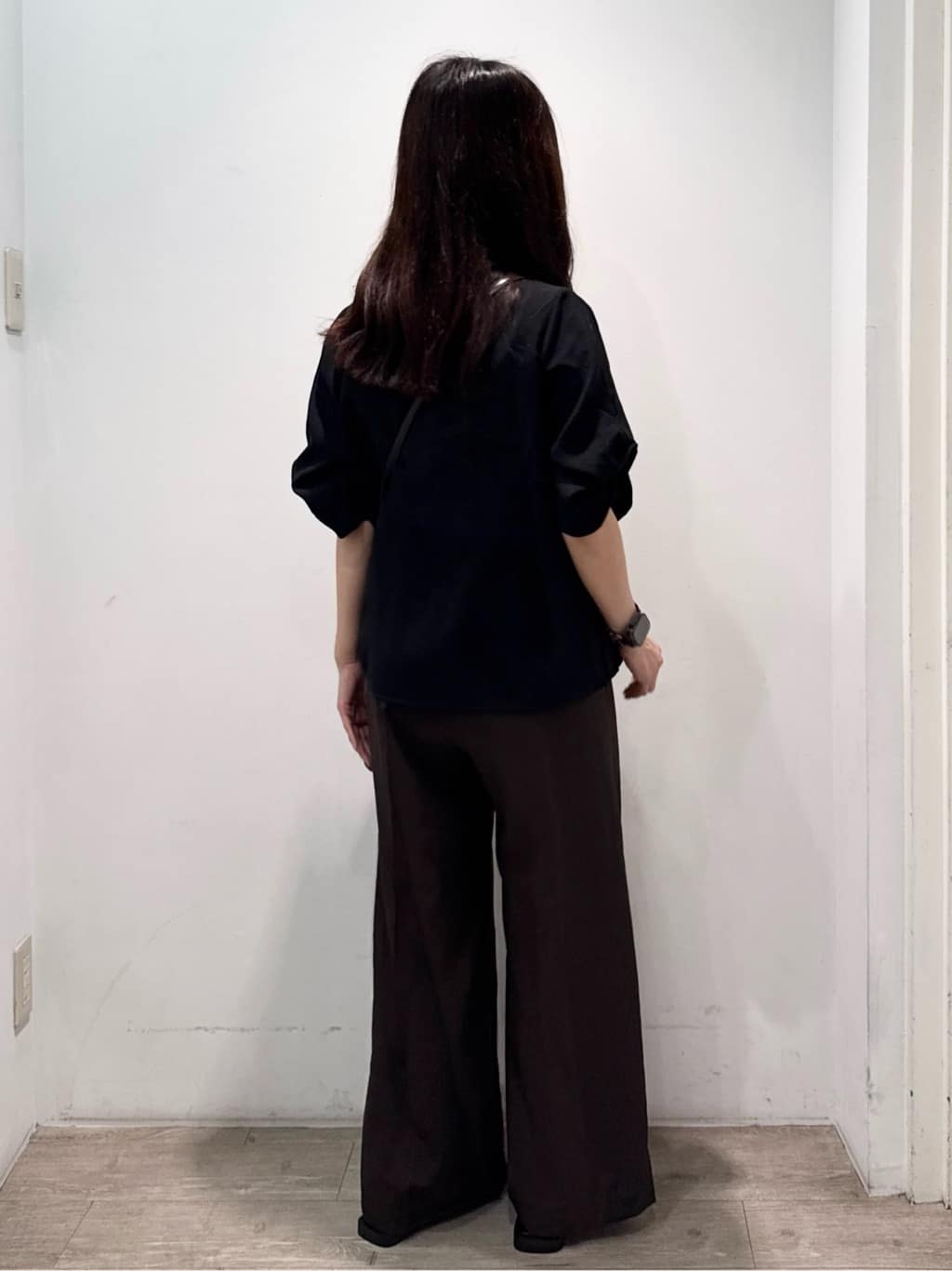 yuicciさんの「OPAQUE.CLIP｜ウエストサテン使いイージーワイドパンツ【洗濯機洗い可】」を使ったコーディネート
