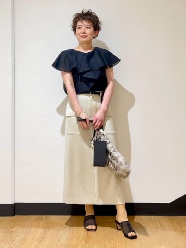 MAYUMIさんの「UNTITLED｜【きれいめ/洗える/フリル】ラッフルシアーブラウス」を使ったコーディネート