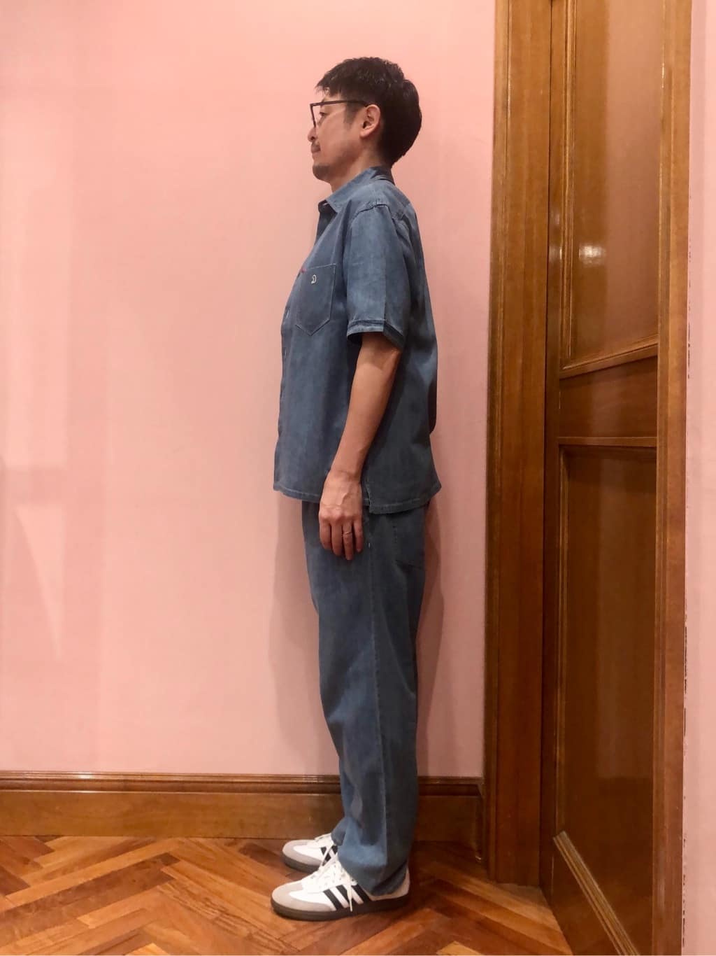 OKJさんの「DRESSTERIOR｜◆【セットアップ可】ライトデニム ハーフスリーブシャツ」を使ったコーディネート