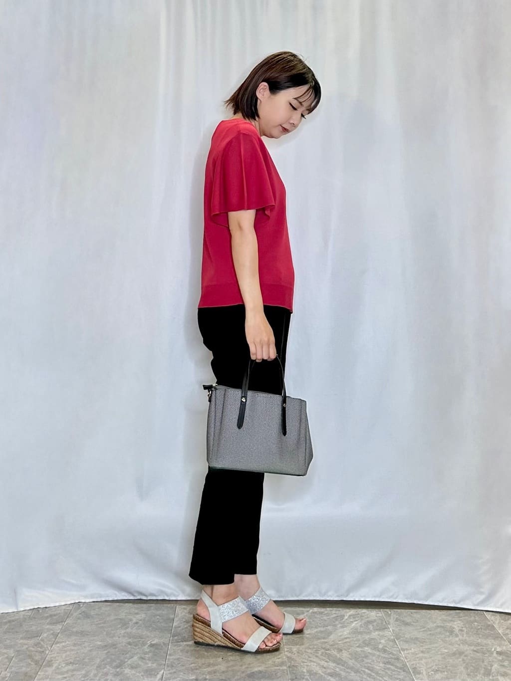 ネリさんの「SHOO･LA･RUE｜【S-LL】二の腕はカバーして魅せる フレアスリーブニット」を使ったコーディネート