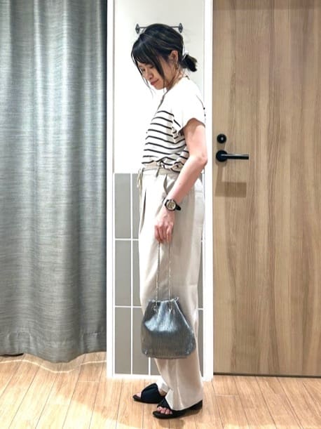 よっしーさんの「grove｜ロープベルトで差がつく 洗練リラックスパンツ」を使ったコーディネート
