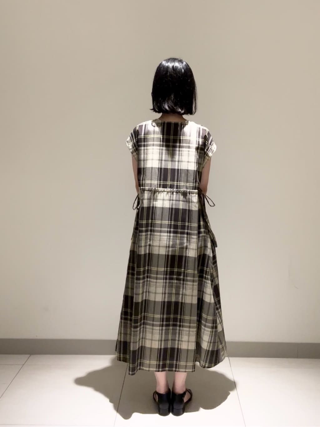 mayuさんの「Dessin｜【リンクコーデ・洗える】ウエストドロスト付きチェック柄ワンピース」を使ったコーディネート