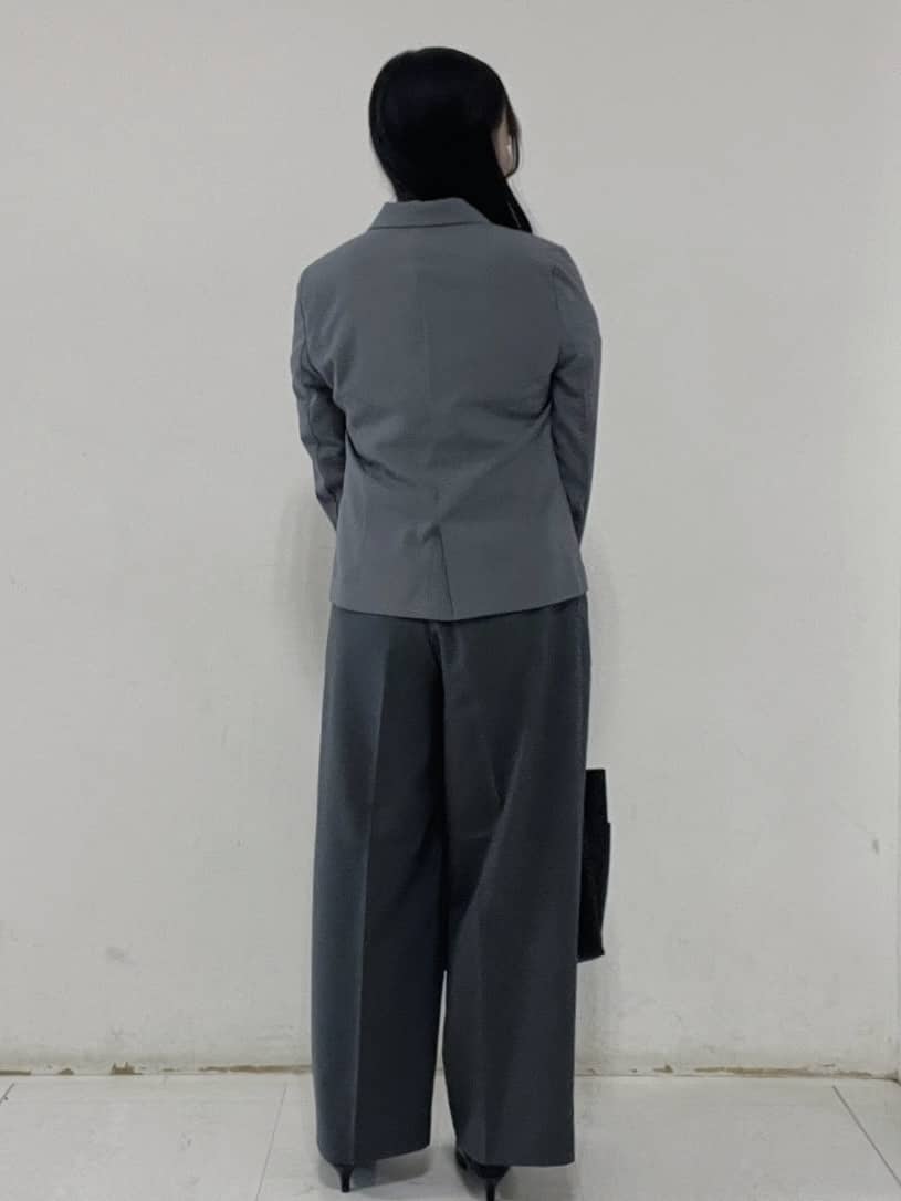 Hitomiさんの「index｜《8色展開／XS-LLサイズ》タックパフスリーブブラウス【洗濯機洗い可／吸水速乾／防シワ／抗ピル】」を使ったコーディネート
