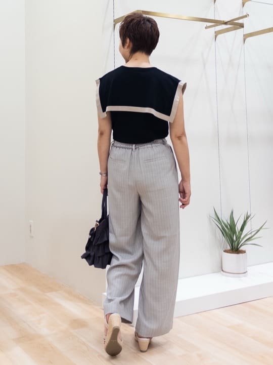 シュウコさんの「grove｜ロープベルトで差がつく 洗練リラックスパンツ」を使ったコーディネート