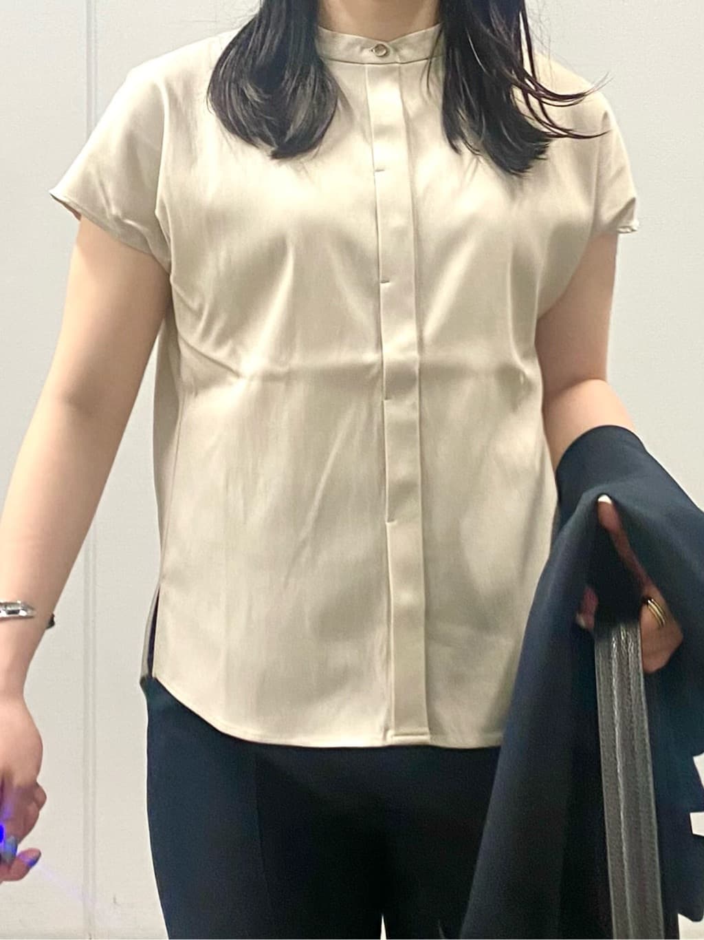 misakiさんの「INDIVI｜【定番スーツ／UVケア／洗える】ウール調ノーカラージャケット」を使ったコーディネート