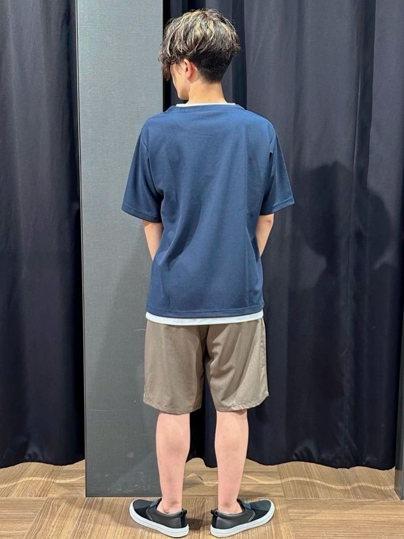 tomoyaさんの「THE SHOP TK｜ツイルキーネック 半袖Tシャツ 接触冷感/洗濯機OK」を使ったコーディネート