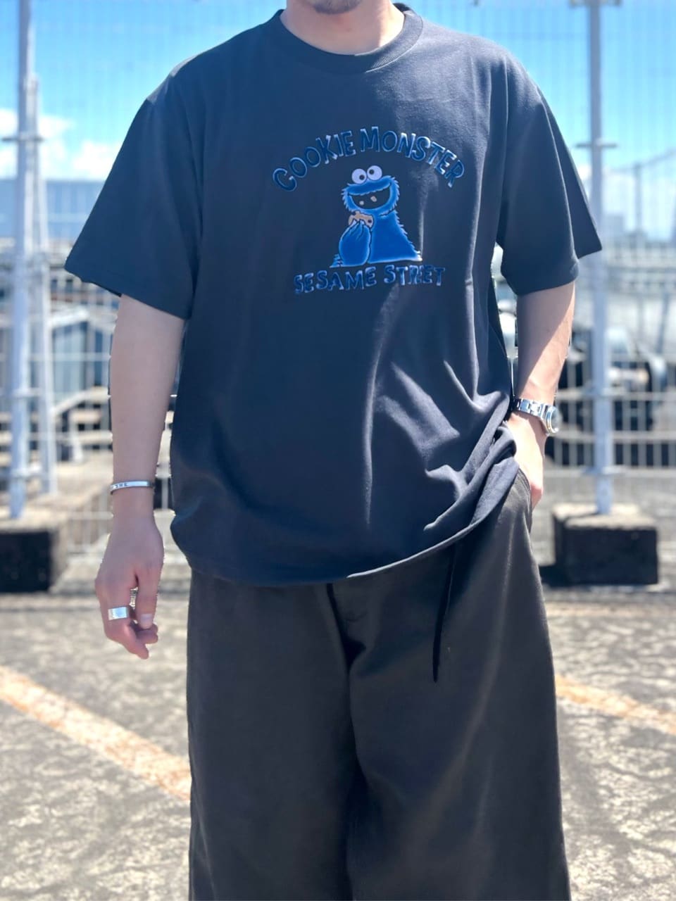 タニさんの「THE SHOP TK｜セサミストリートTシャツ／親子リンク」を使ったコーディネート