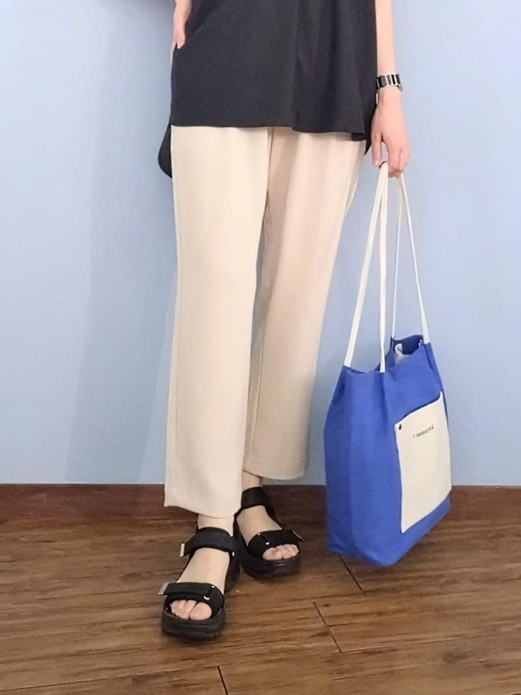 miomioさんの「SHOO･LA･RUE｜【S-LL】さらりとしたタッチが上品見え ワンボタンデザイン トップス」を使ったコーディネート
