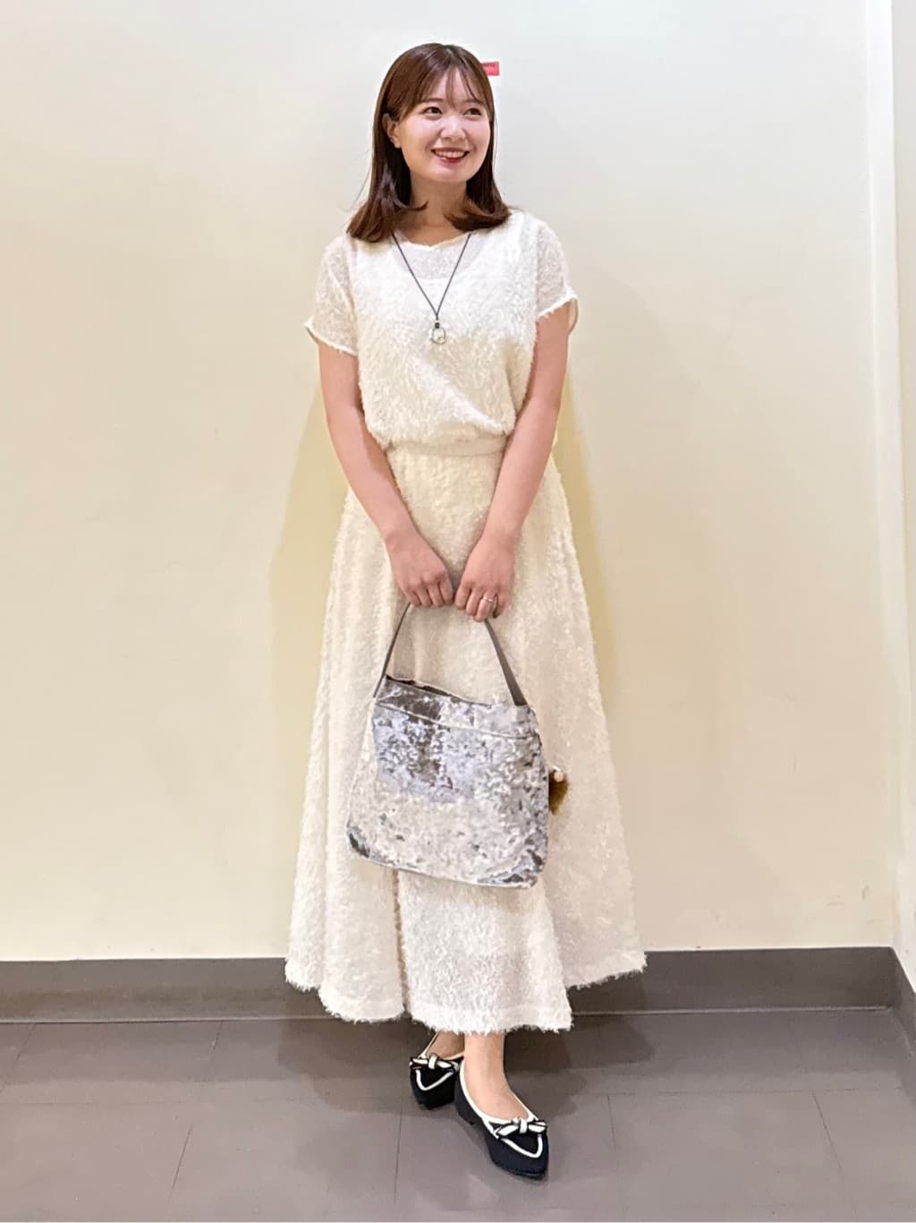 いくみさんの「UNTITLED｜【セットアップ可/後ろウエストゴム】フェザーマーメイドスカート」を使ったコーディネート