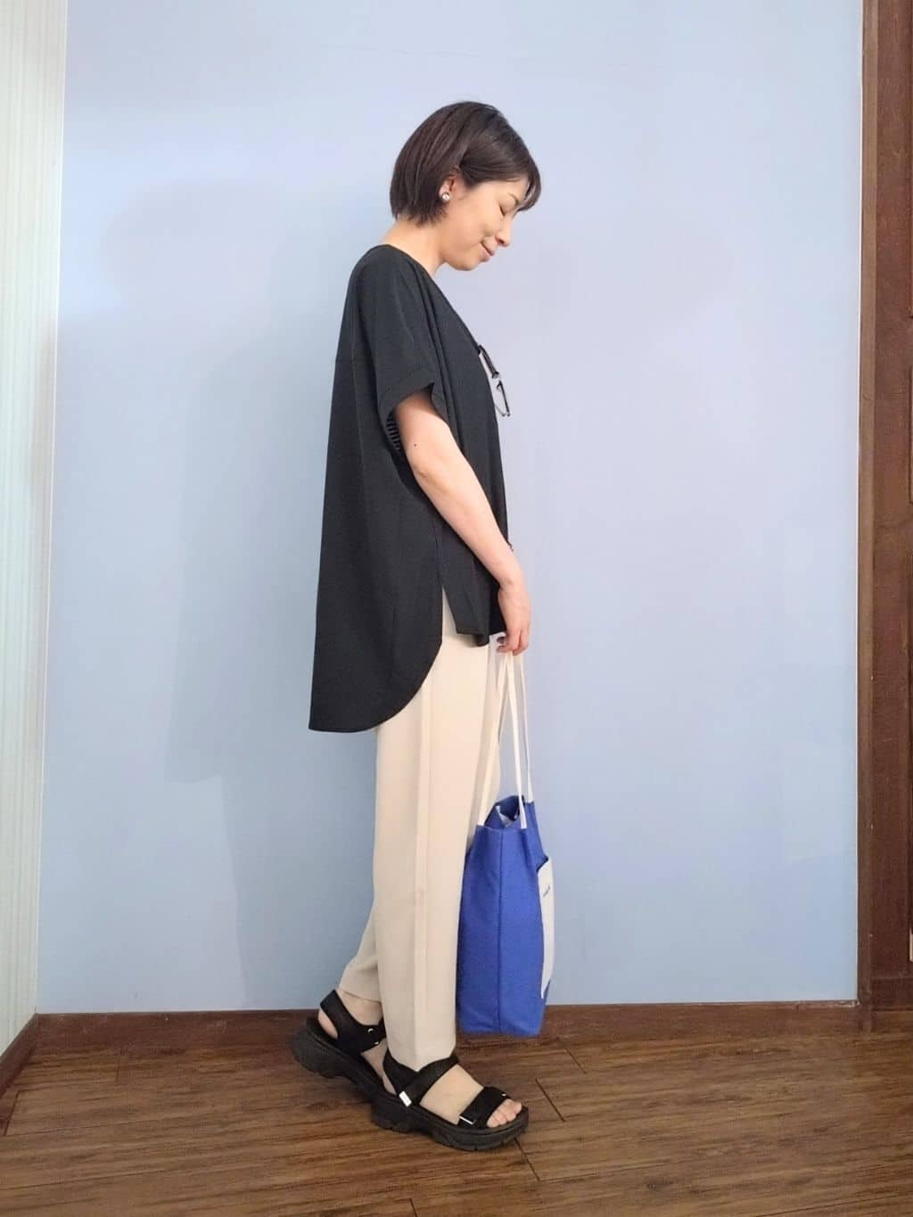 miomioさんの「SHOO･LA･RUE｜【S-LL】さらりとしたタッチが上品見え ワンボタンデザイン トップス」を使ったコーディネート