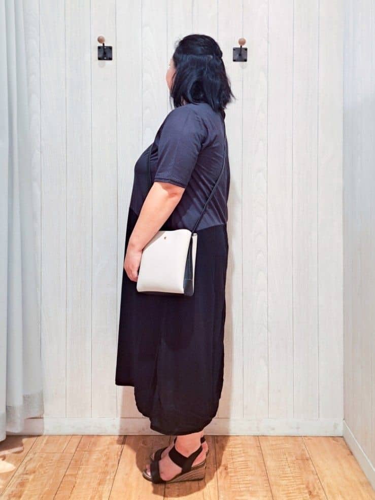 kotomiさんの「SHOO･LA･RUE｜【ひんやり/体型カバー】さらりと着られる バイカラーAラインワンピース」を使ったコーディネート