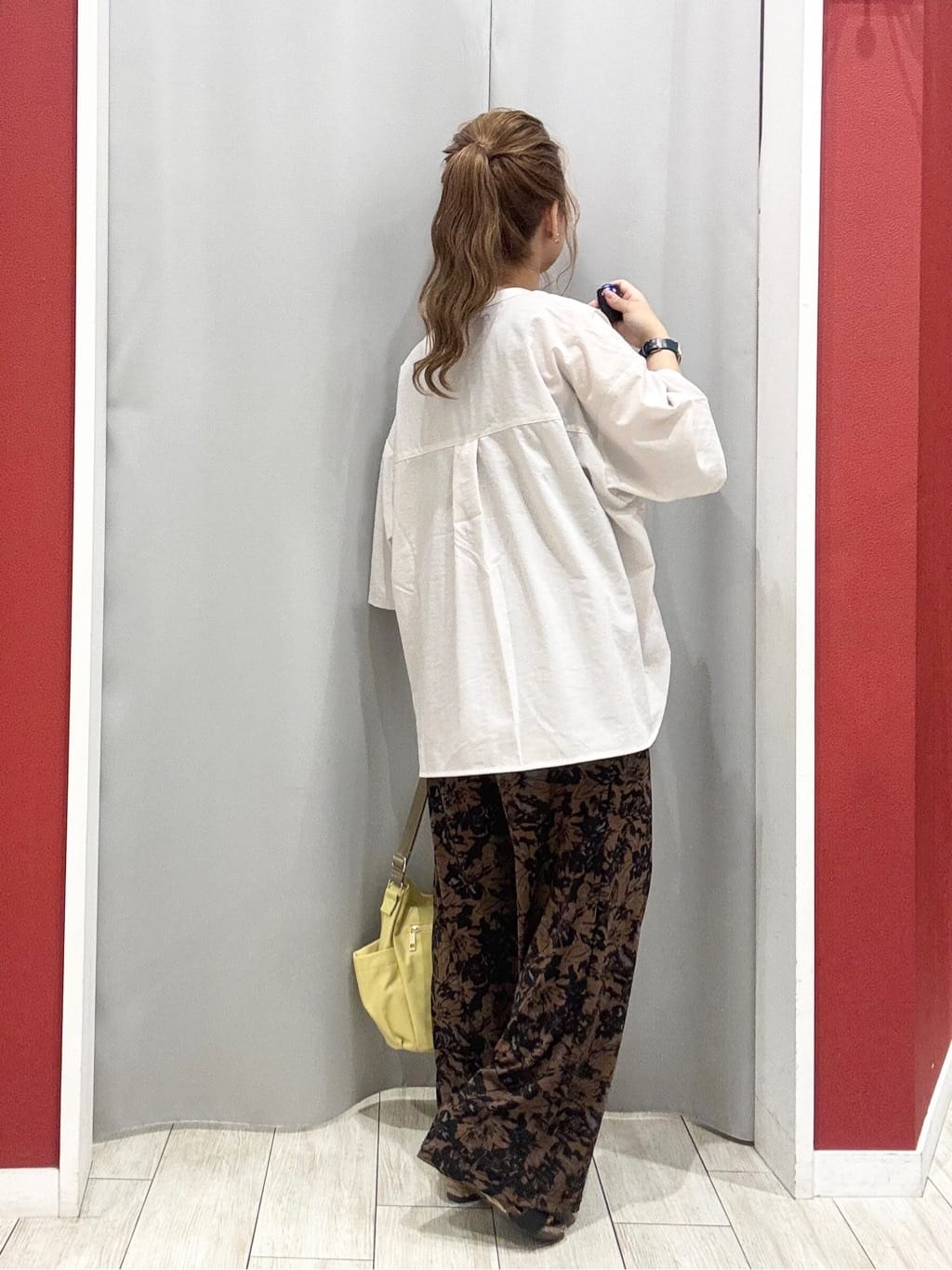 shioさんの「SHOO･LA･RUE｜【ひんやり/選べる2柄】大人のリラックスコーデに プリント柄パンツ」を使ったコーディネート