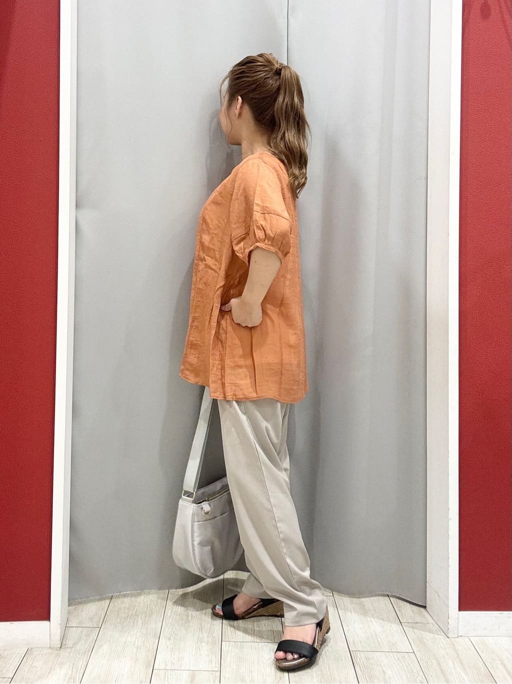 shioさんの「SHOO･LA･RUE｜【S-LL/2点セット】リボン使いがアクセント はしごレースブラウス＋タンクトップ」を使ったコーディネート