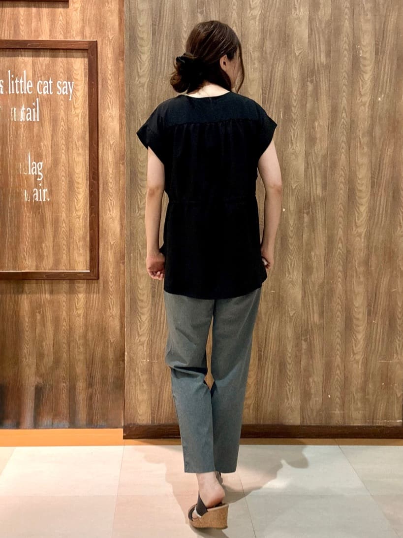 znまるさんの「SHOO･LA･RUE｜【S-LL】シルエットが変えられる ウエストリボンブラウス」を使ったコーディネート