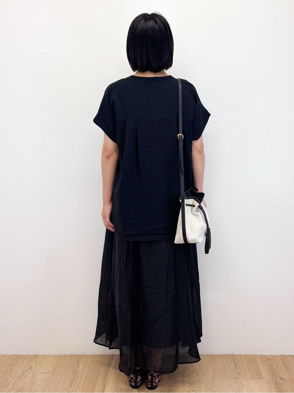 Takeさんの「OPAQUE.CLIP｜《7色展開／SS-LLサイズ》ストレッチスキッパーブラウス／セットアップ対応【洗濯機洗い可／防シワ】」を使ったコーディネート