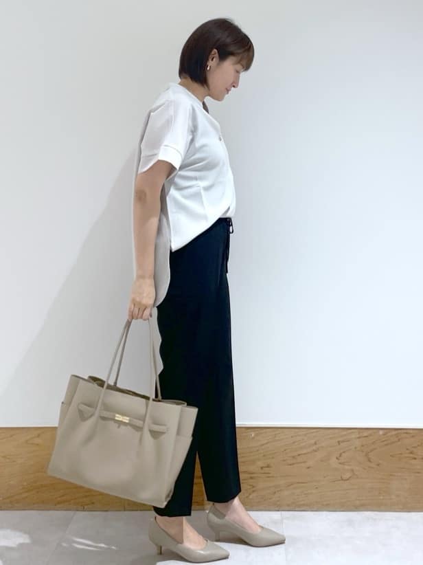 Yukinkoさんの「OPAQUE.CLIP｜《5色展開／SS-LLサイズ》スキッパー金ボタンブラウス／セットアップ対応【防シワ／ストレッチ／洗濯」を使ったコーディネート