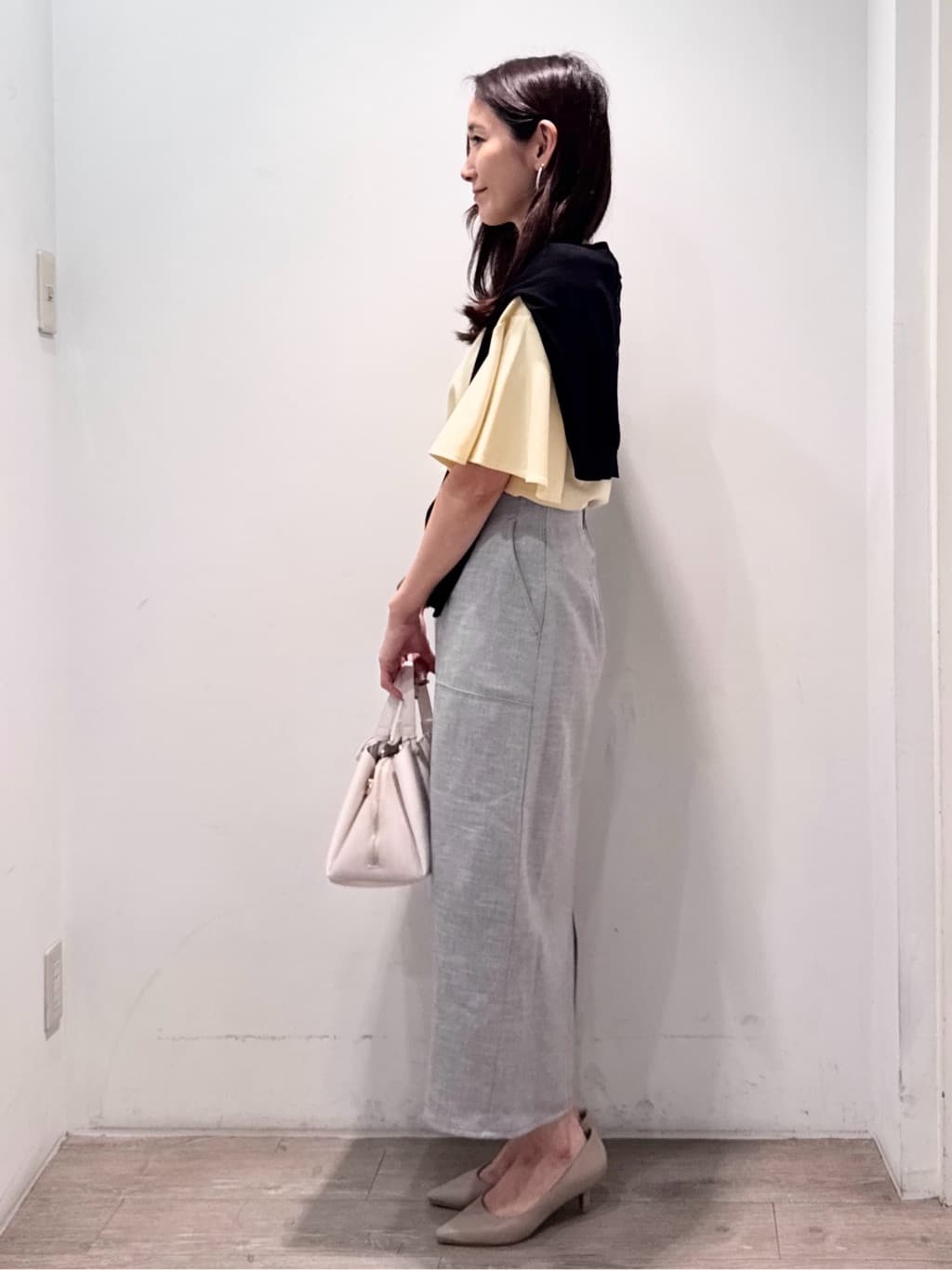 yuicciさんの「OPAQUE.CLIP｜《美人百花掲載》ストレッチリネンライクタイトスカート【洗濯機洗い可】」を使ったコーディネート