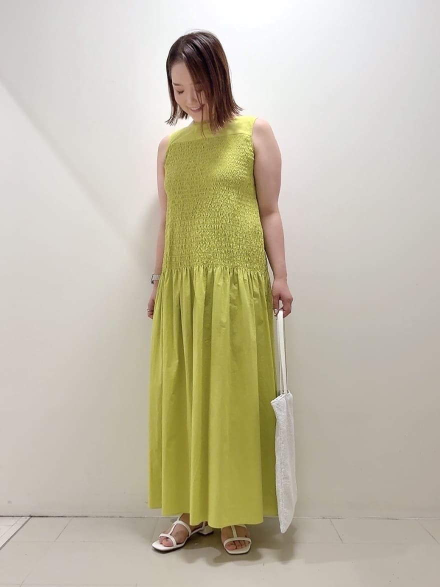 YUIさんの「UNTITLED｜【前開き/洗える】ショート丈シアーシャツ」を使ったコーディネート