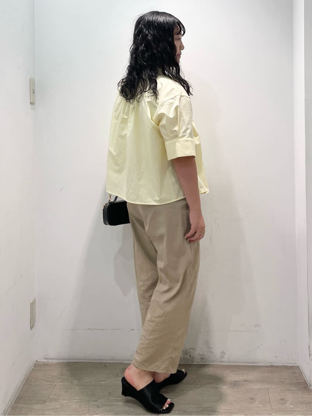 sumicaさんの「OPAQUE.CLIP｜ピンタックフレアシャツ【洗濯機洗い可】」を使ったコーディネート