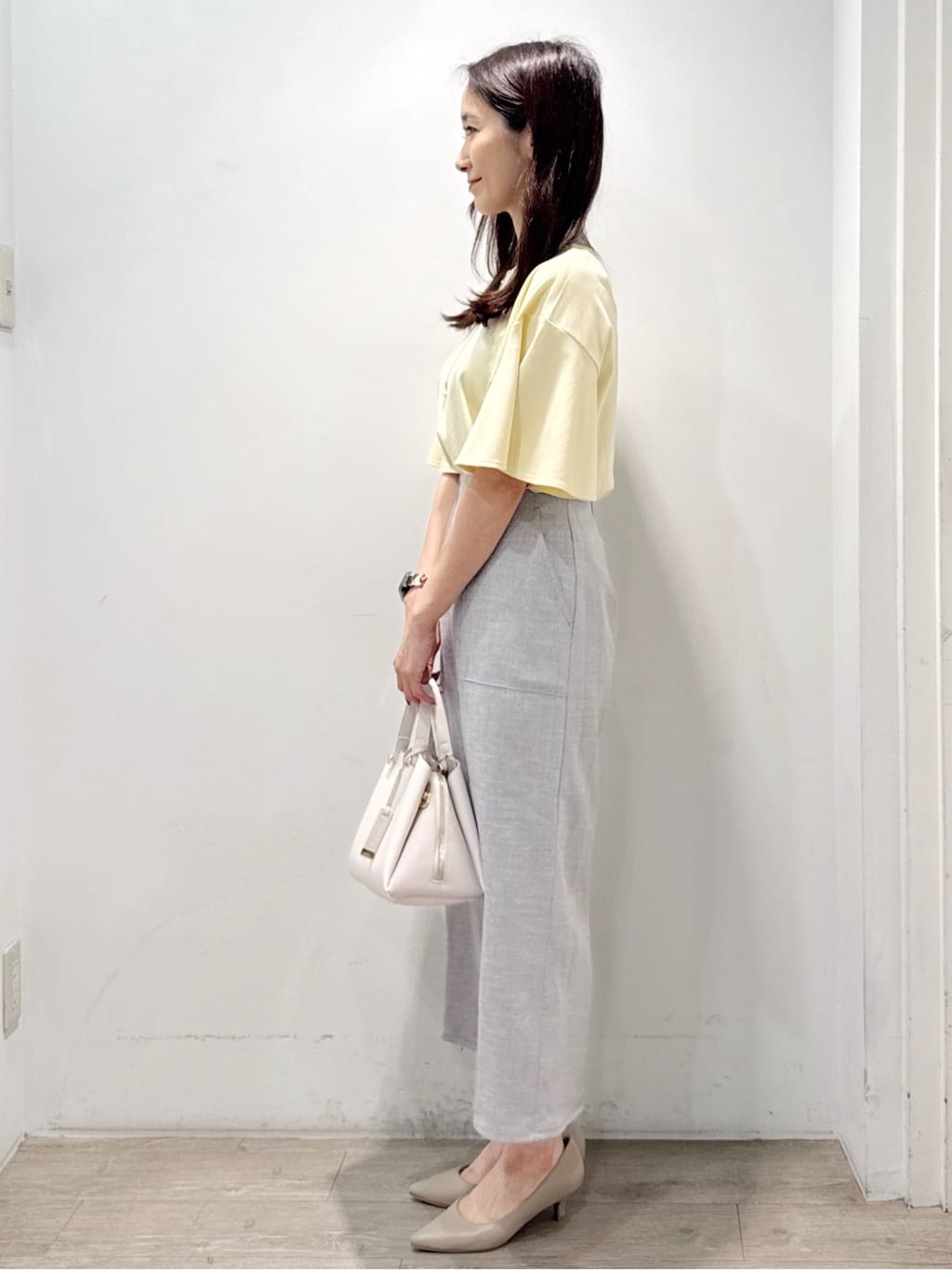 yuicciさんの「OPAQUE.CLIP｜《美人百花掲載》ストレッチリネンライクタイトスカート【洗濯機洗い可】」を使ったコーディネート