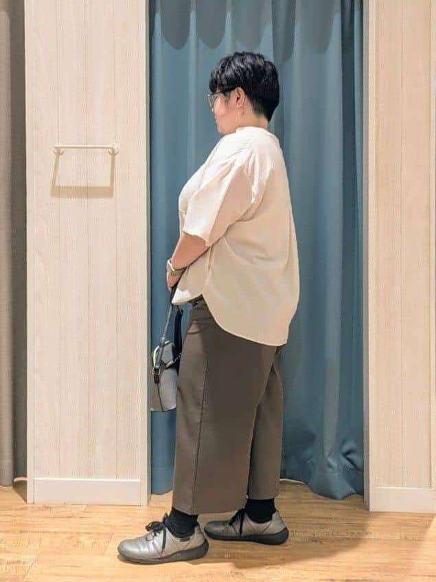 エリオットさんの「SHOO･LA･RUE｜【ひんやり/UV】キレイもすっきりも叶える マリン風ガウチョパンツ」を使ったコーディネート