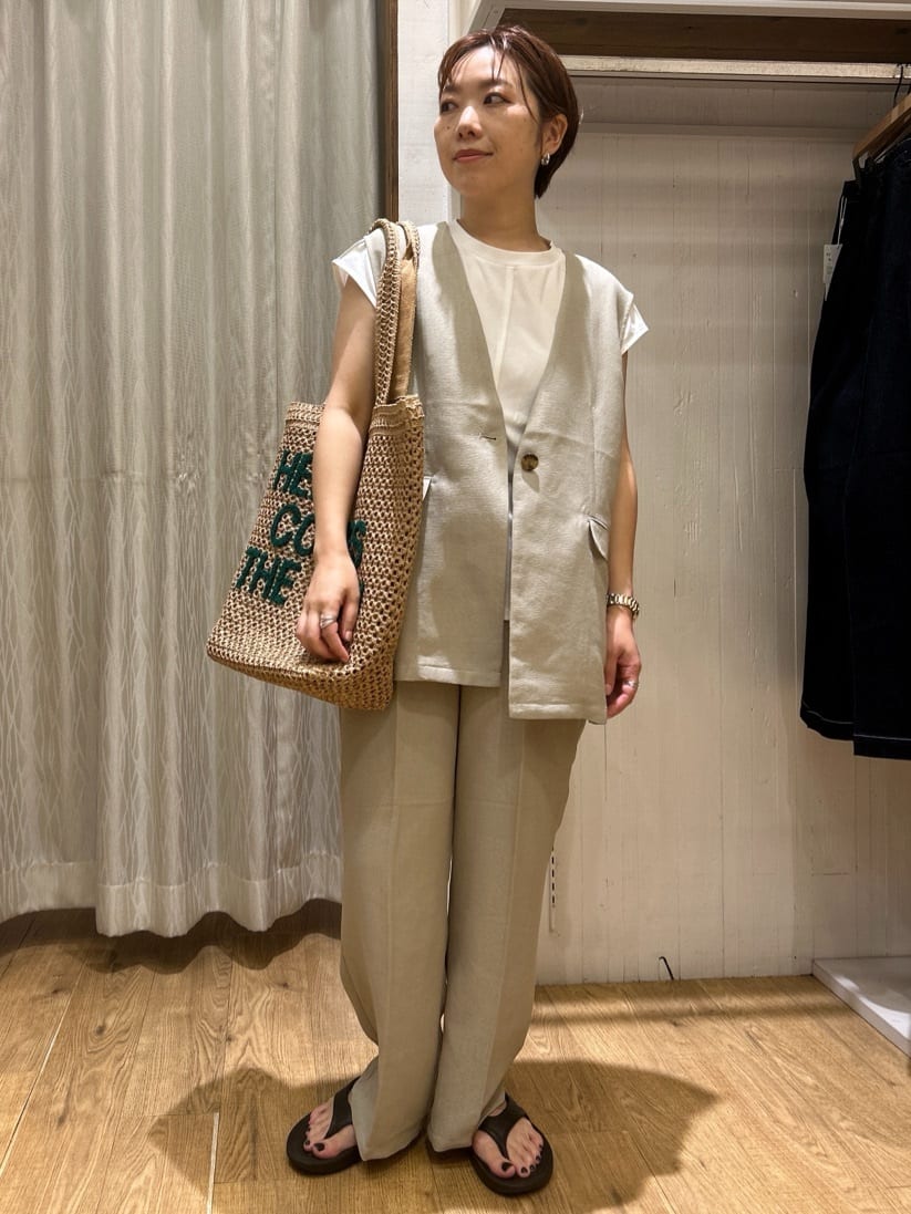 ga_riさんの「THE SHOP TK｜【スッキリ決まる】パナマメッシュジレ/洗える/セットアップ可」を使ったコーディネート