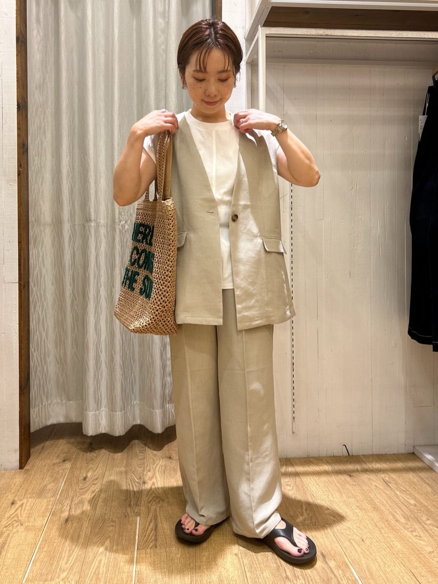 ga_riさんの「THE SHOP TK｜【スッキリ決まる】パナマメッシュジレ/洗える/セットアップ可」を使ったコーディネート