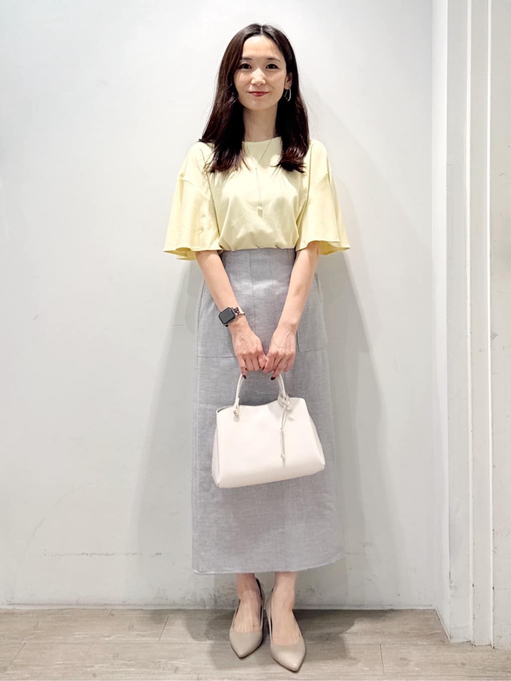 yuicciさんの「OPAQUE.CLIP｜《美人百花掲載》ストレッチリネンライクタイトスカート【洗濯機洗い可】」を使ったコーディネート