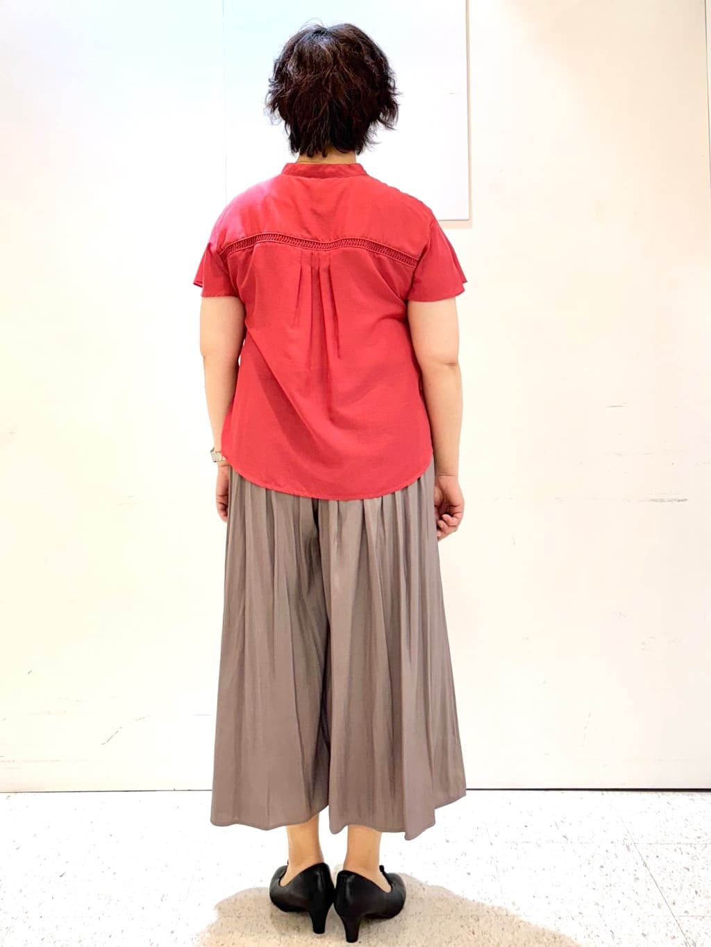 ヤスコさんの「Reflect｜【ウエストゴム仕様／長く着られる◎】スカーチョパンツ」を使ったコーディネート