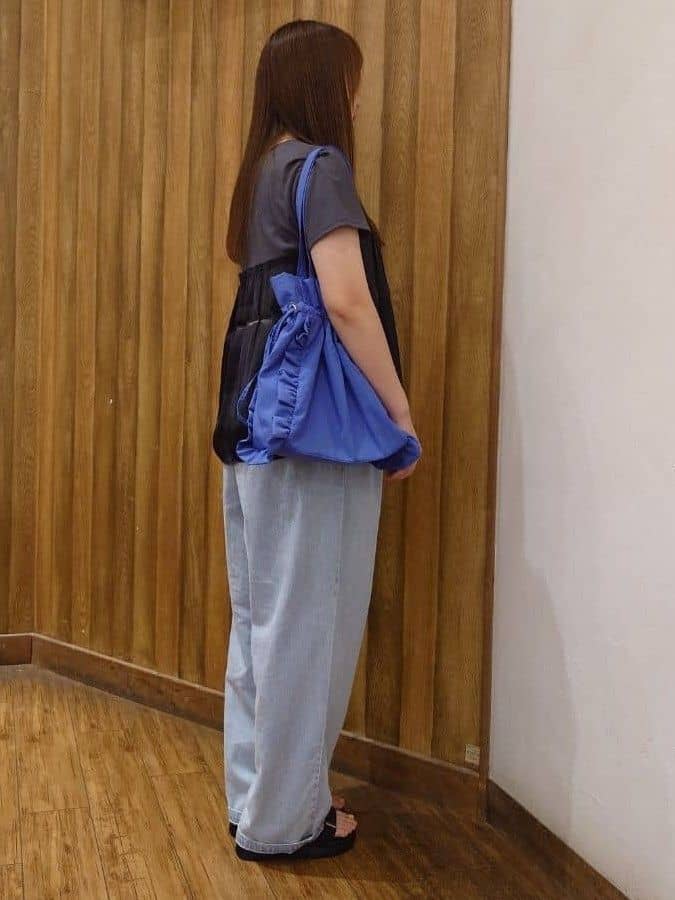 みみみさんの「SHOO･LA･RUE｜暑い夏も軽やかに デニムイージーワイドパンツ」を使ったコーディネート