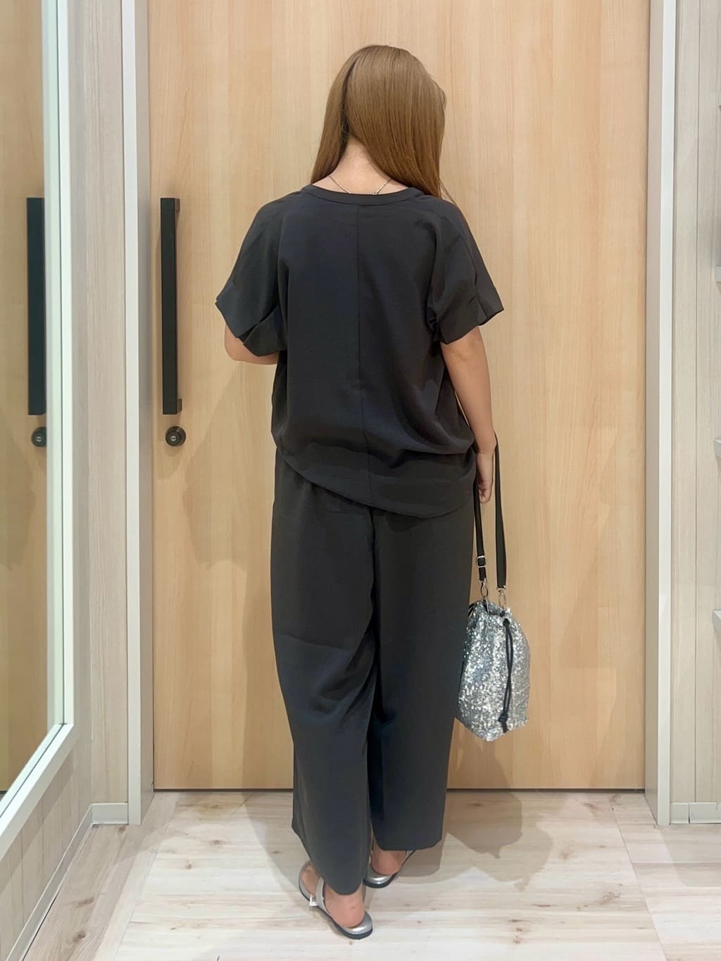 ひっかさんの「SHOO･LA･RUE｜【S-LL/セットアップ可/ひんやり】きちんと見えで上品 お袖タック スキッパーブラウス」を使ったコーディネート