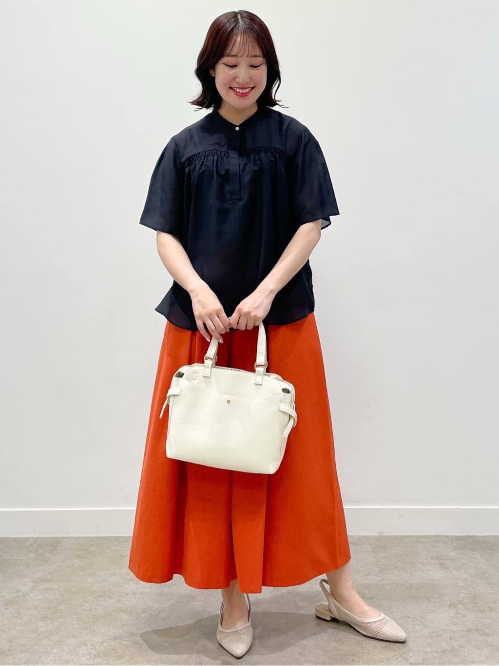 yukariさんの「Reflect｜【選べる5色◎／マシンウォッシュ可】シャーリングデザインブラウス」を使ったコーディネート