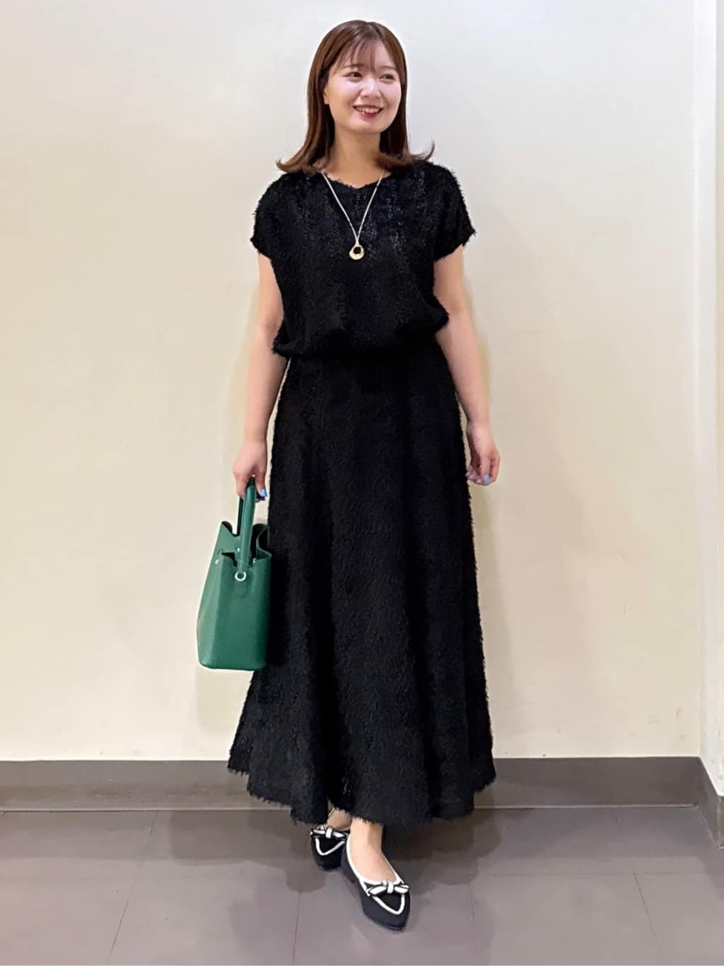 いくみさんの「UNTITLED｜【セットアップ可/洗える】フェザーフレンチスリーブブラウス」を使ったコーディネート