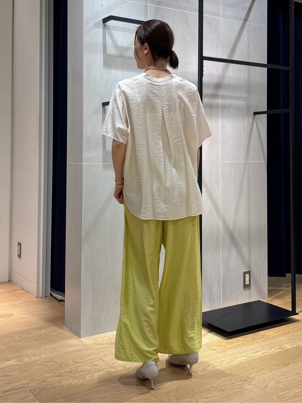 kanaeさんの「INDIVI｜【洗える／UVケア／SETUP可能】ドロストワイドパンツ」を使ったコーディネート