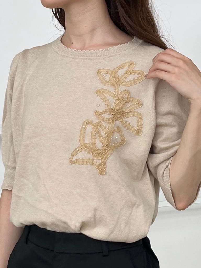 はばさんの「Couture brooch｜オーガンフリルフラワーニット」を使ったコーディネート