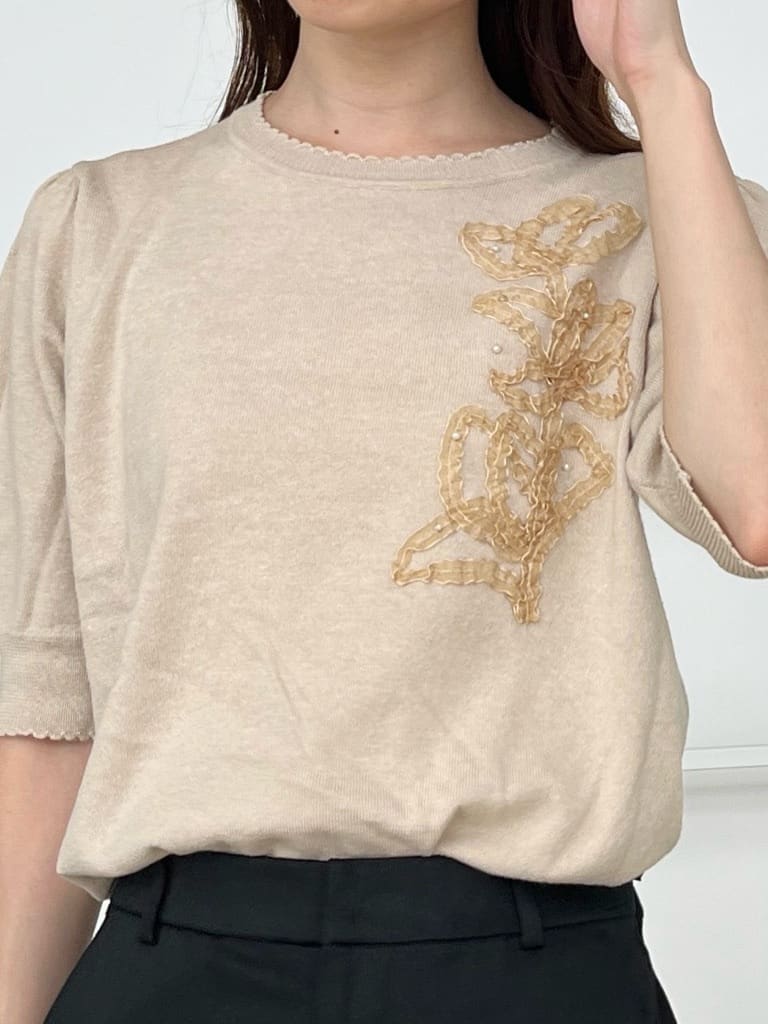 はばさんの「Couture brooch｜オーガンフリルフラワーニット」を使ったコーディネート