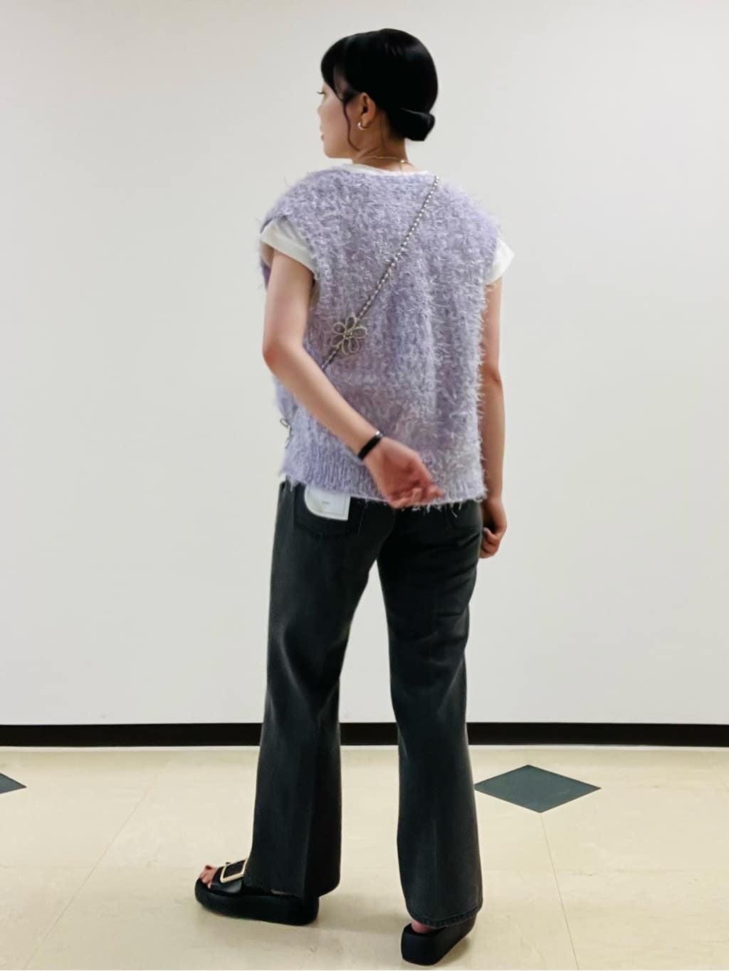 MAYUKIさんの「index｜《Can Cam掲載》フリンジシャギーコンパクトベスト【洗濯機洗い可】」を使ったコーディネート
