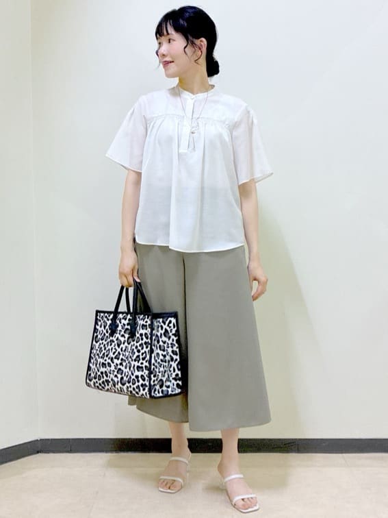  beni_gingerさんの「Reflect｜【選べる5色◎／マシンウォッシュ可】シャーリングデザインブラウス」を使ったコーディネート