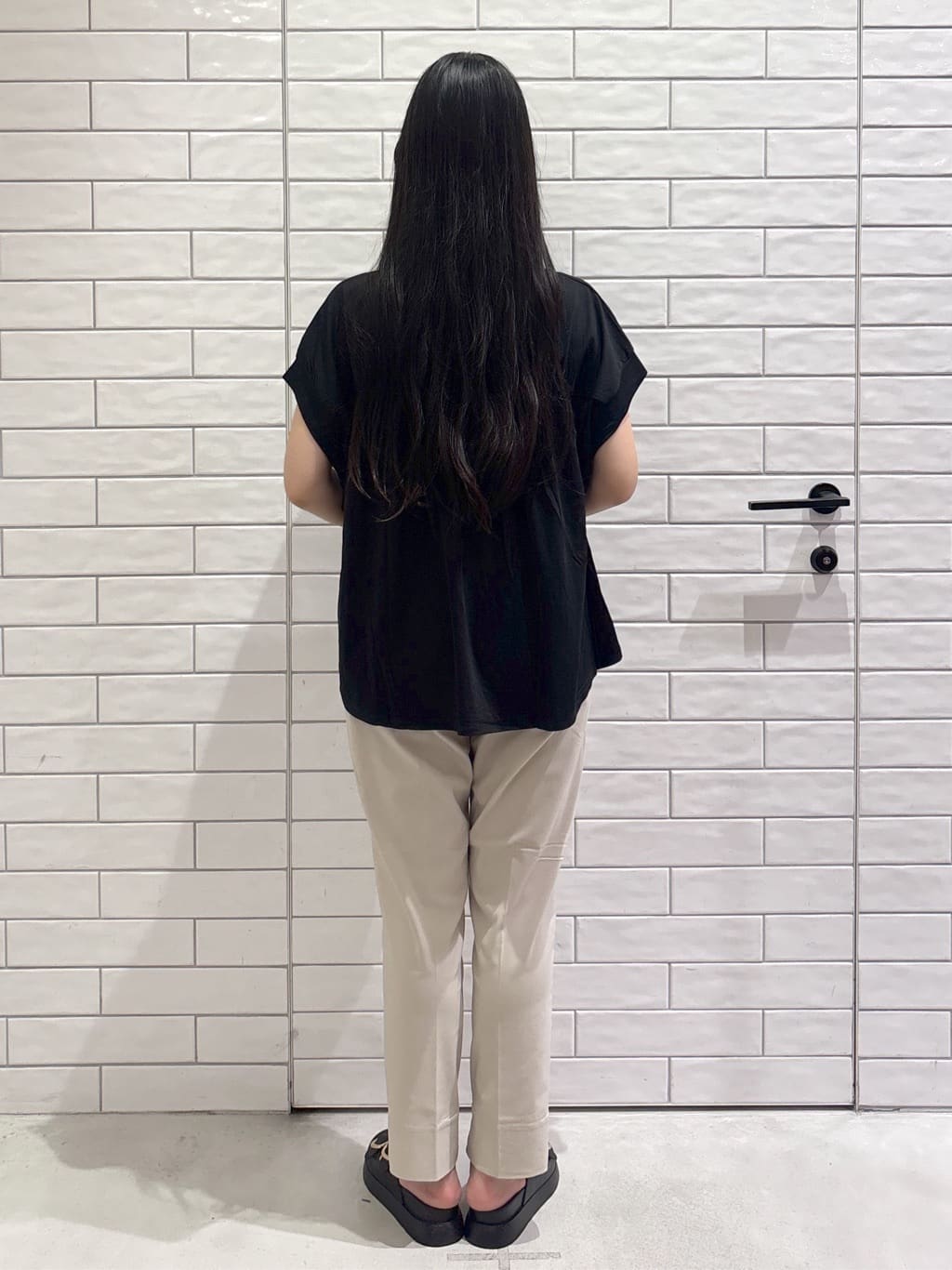 ayumiさんの「OPAQUE.CLIP｜スキッパーフレアカットソー【接触冷感／洗濯機洗い可】」を使ったコーディネート