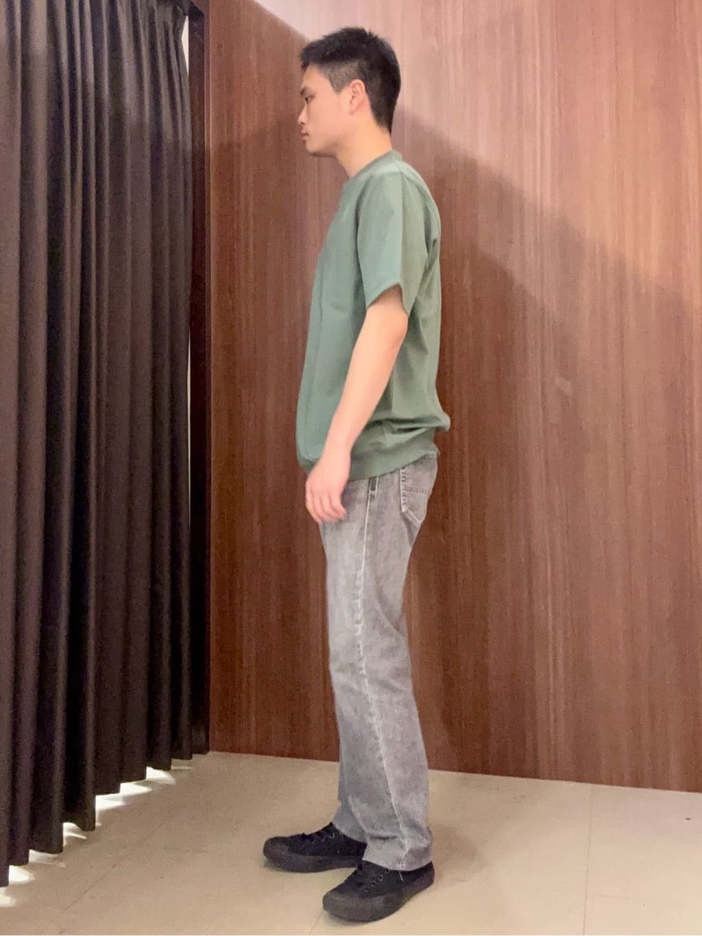 中村さんの「TAKEO KIKUCHI｜【抗菌防臭／5サイズ展開】ハイゲージポンチ Tシャツ」を使ったコーディネート