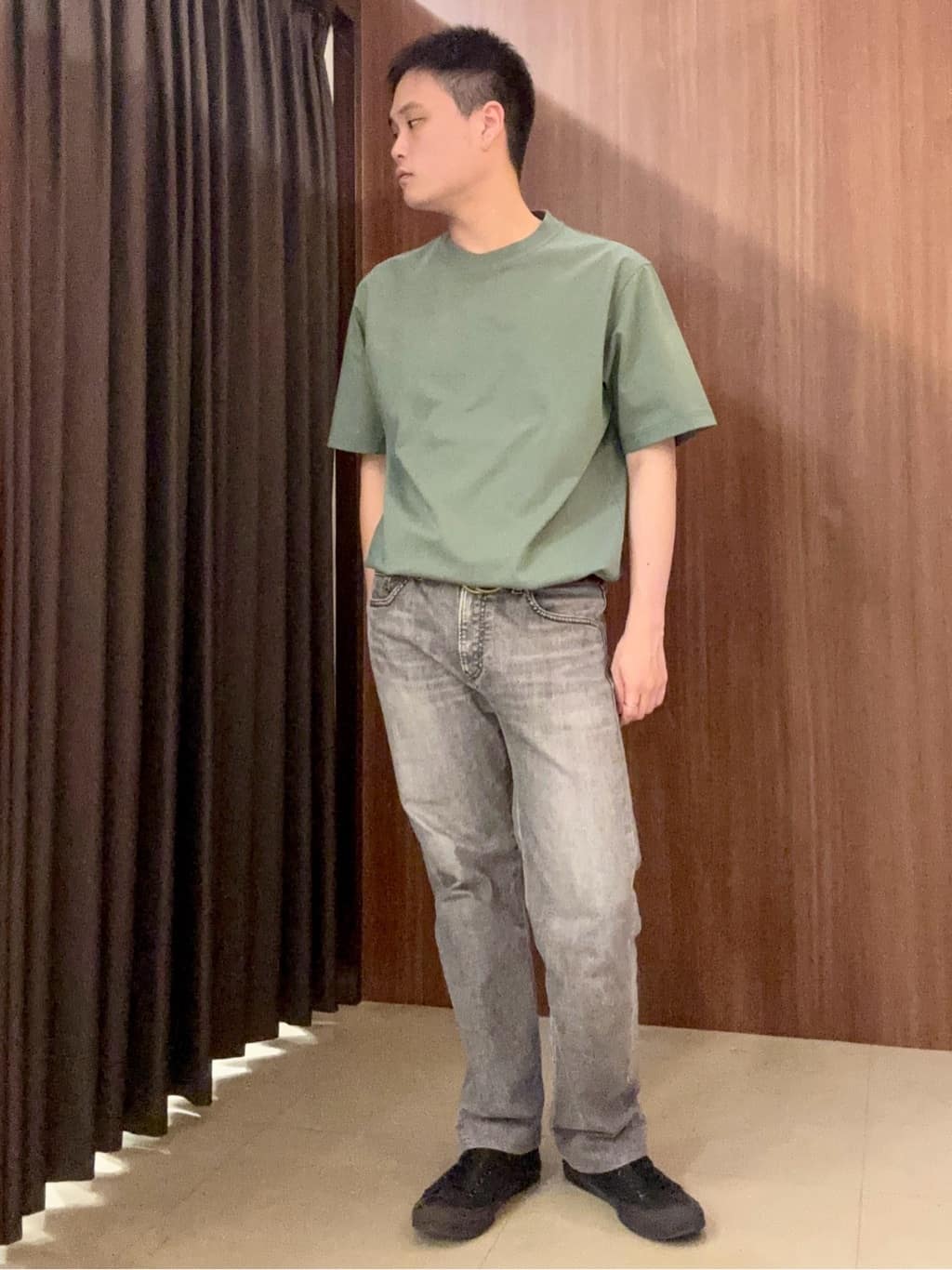 中村さんの「TAKEO KIKUCHI｜【抗菌防臭／5サイズ展開】ハイゲージポンチ Tシャツ」を使ったコーディネート