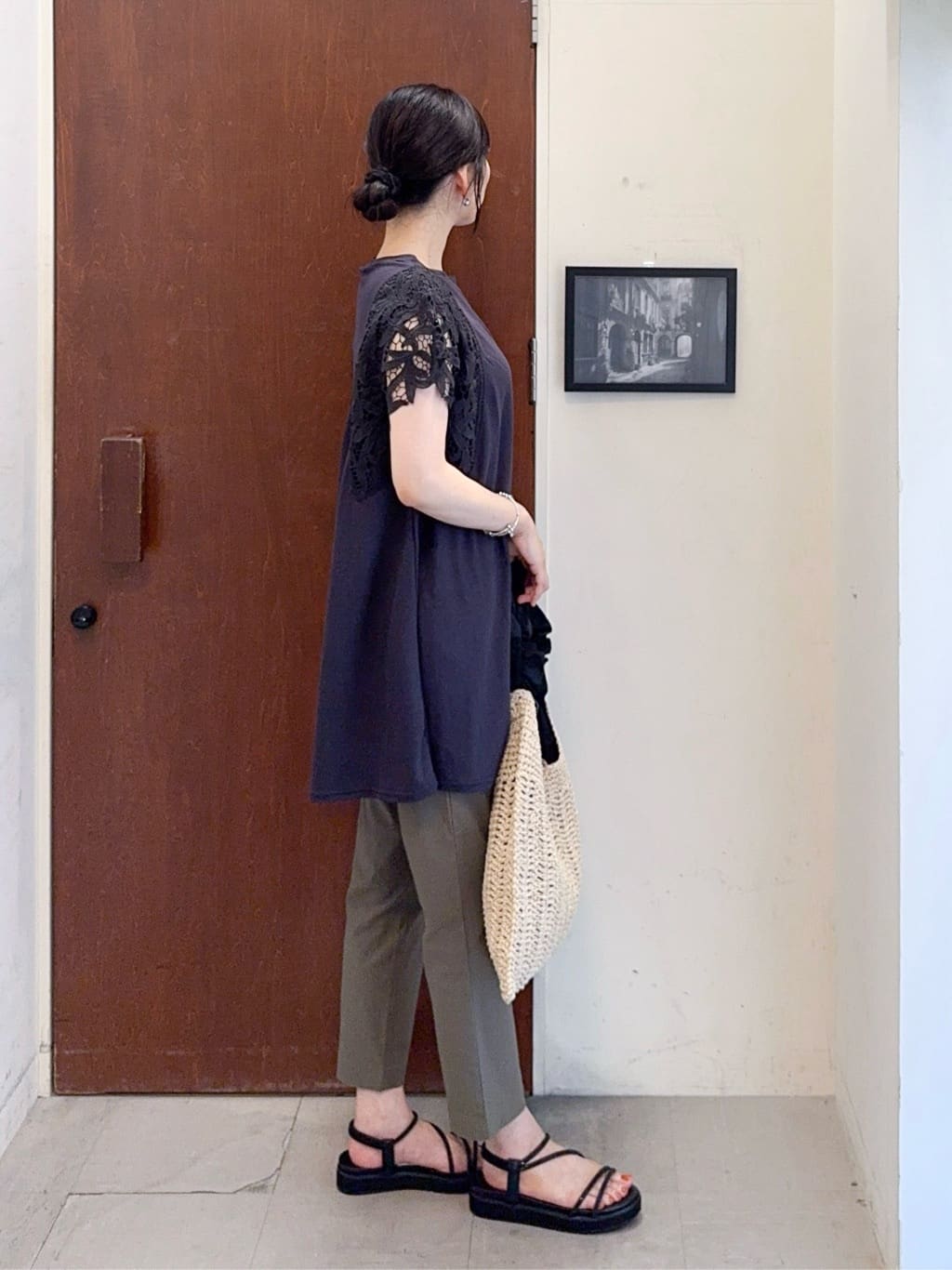 𝐇𝐢𝐫𝐨𝐦𝐢さんの「SHOO･LA･RUE｜【S-LL】上品華やか お袖レースチュニックトップス」を使ったコーディネート