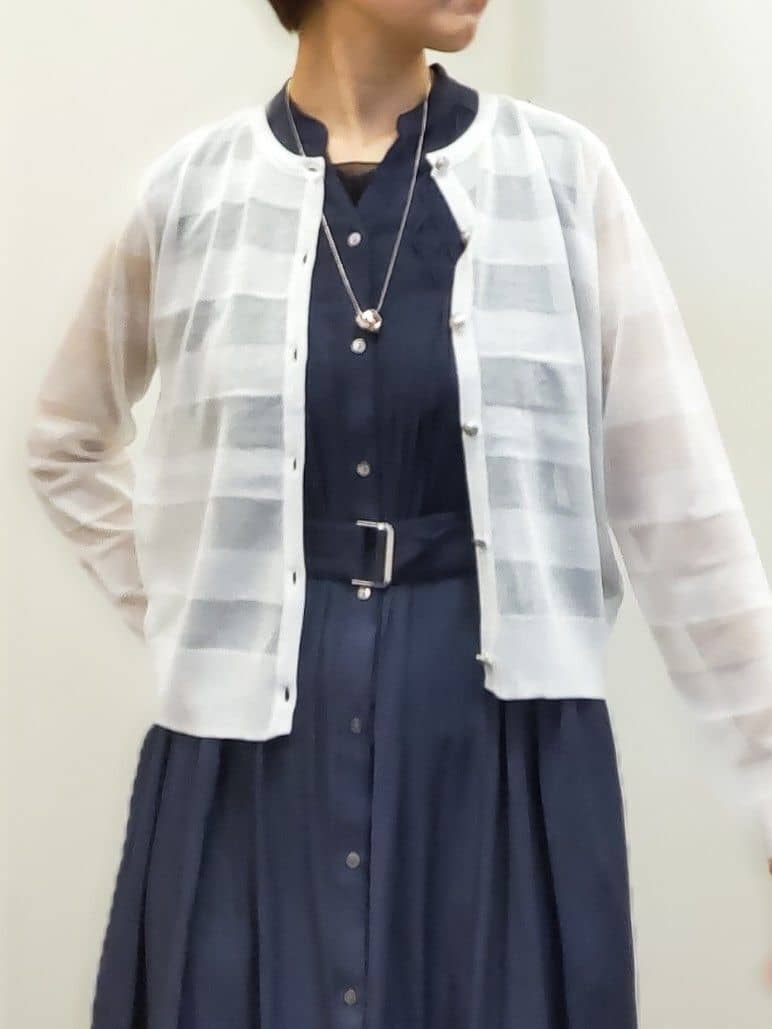 やまちゃんさんの「grove｜シアーボーダーカーディガン」を使ったコーディネート