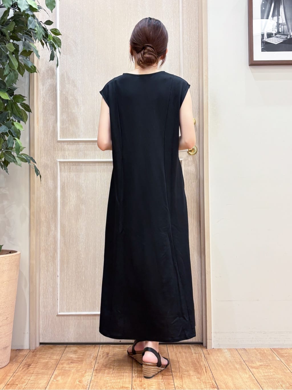なみさんの「SHOO･LA･RUE｜キラッと光るラメとスパンコールが印象的 メッシュカーディガン」を使ったコーディネート