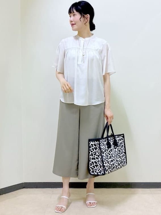  beni_gingerさんの「Reflect｜【選べる5色◎／マシンウォッシュ可】シャーリングデザインブラウス」を使ったコーディネート