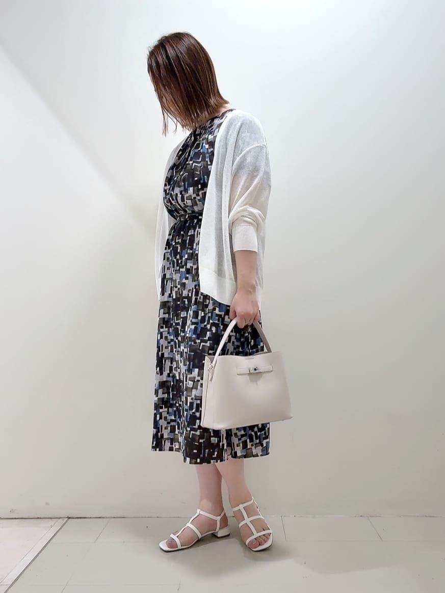 YUIさんの「UNTITLED｜【洗える/前開きボタン/ベルト付】ブロック柄ワンピース」を使ったコーディネート