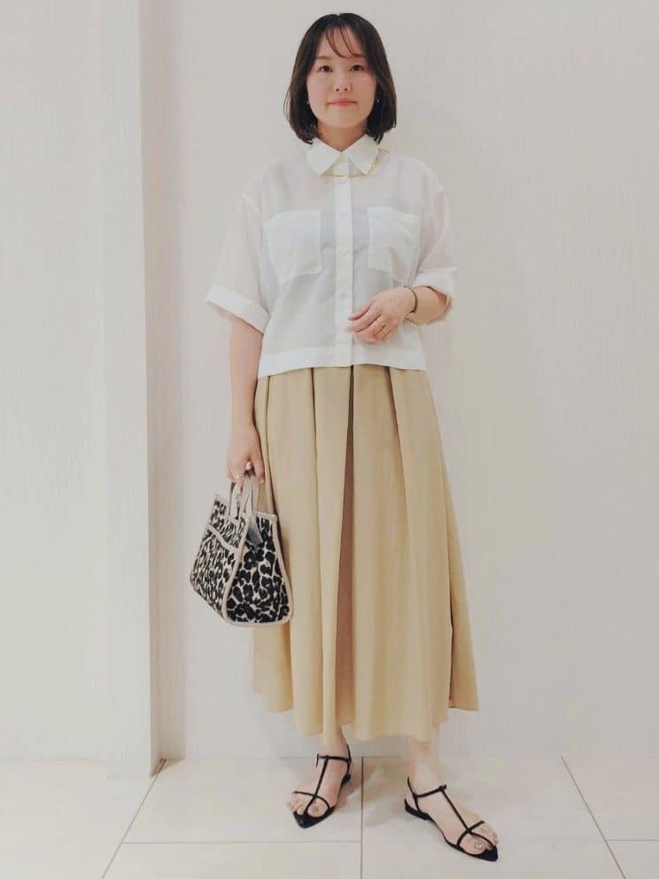 naokoさんの「UNTITLED｜【前開き/洗える】ショート丈シアーシャツ」を使ったコーディネート