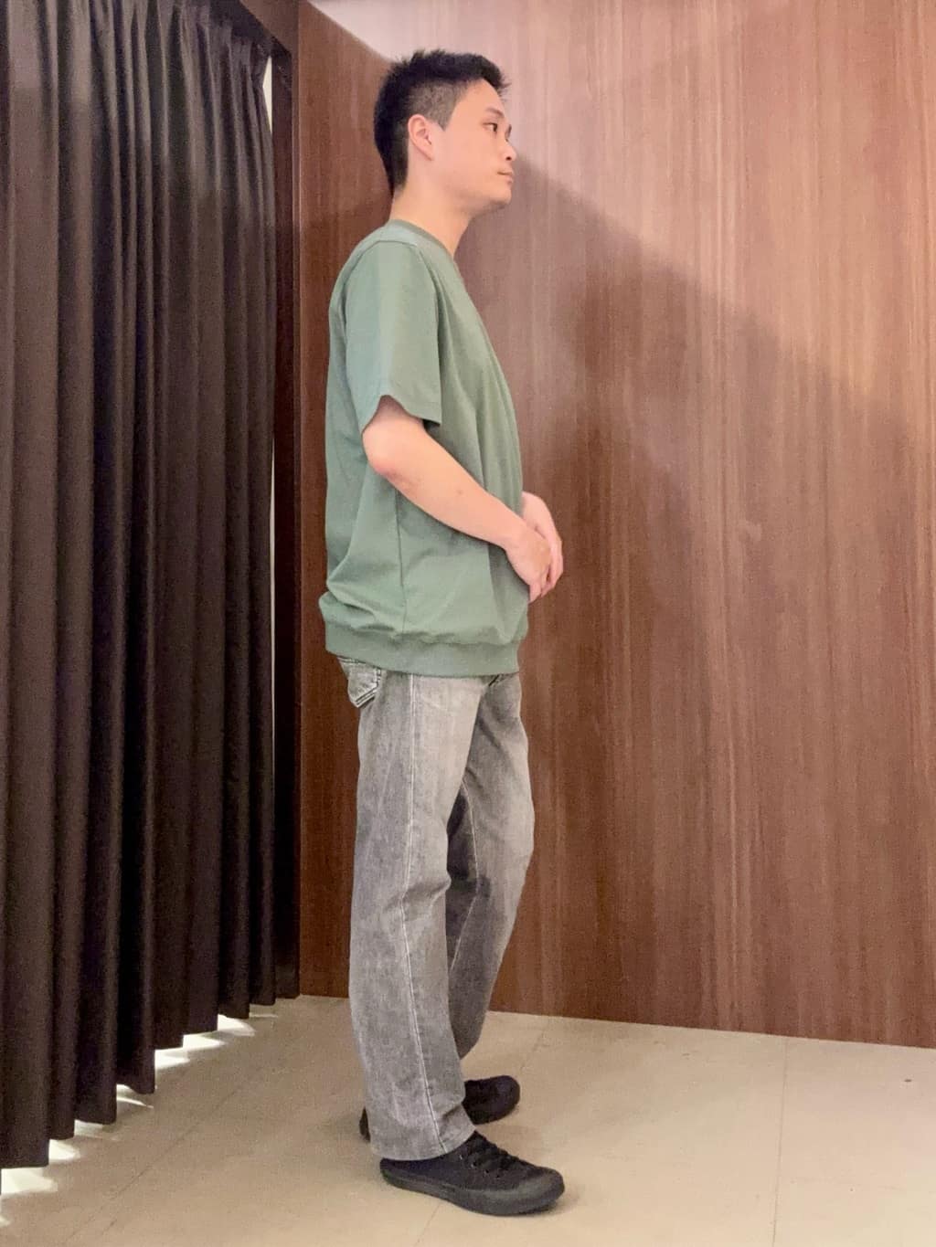 中村さんの「TAKEO KIKUCHI｜【抗菌防臭／5サイズ展開】ハイゲージポンチ Tシャツ」を使ったコーディネート